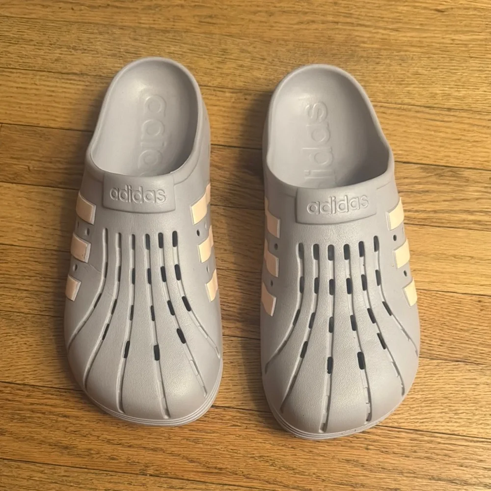 Adidas Mens Gray Croc like slides - Picture 1 of 4